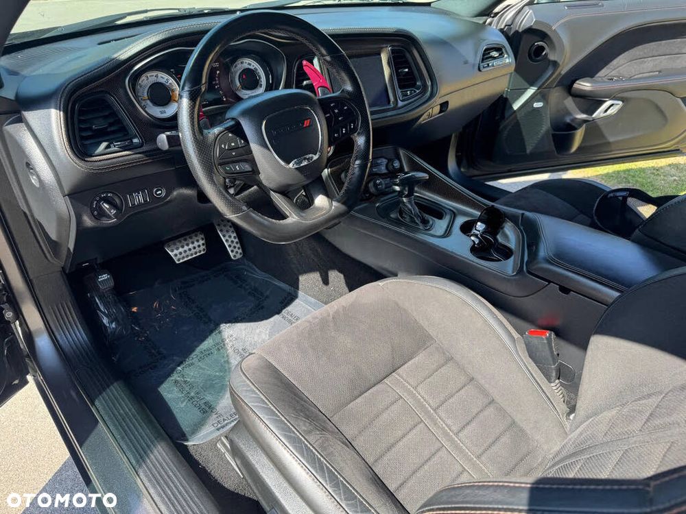 Dodge Challenger 5.7 R/T - 10