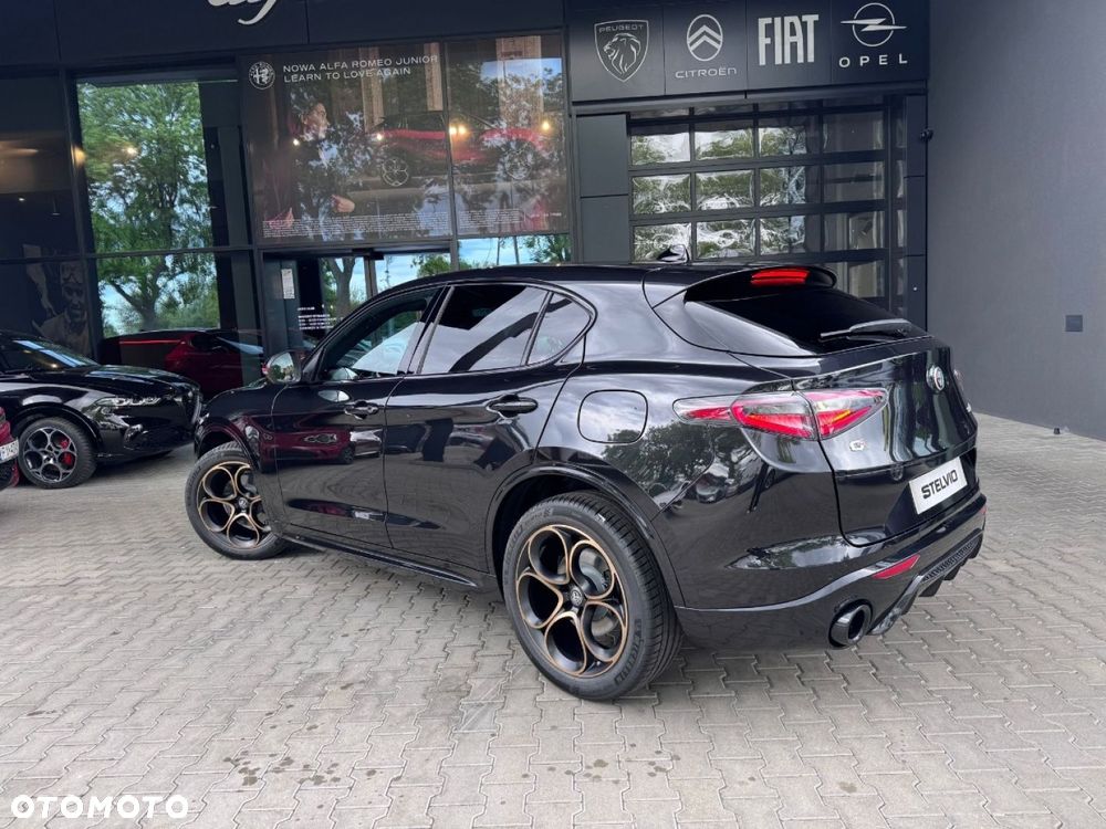 Alfa Romeo Stelvio - 10