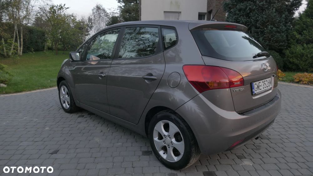 Kia Venga - 4
