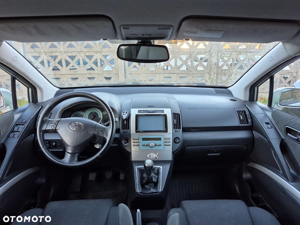 Toyota Corolla Verso 1.8 Prestige - 3