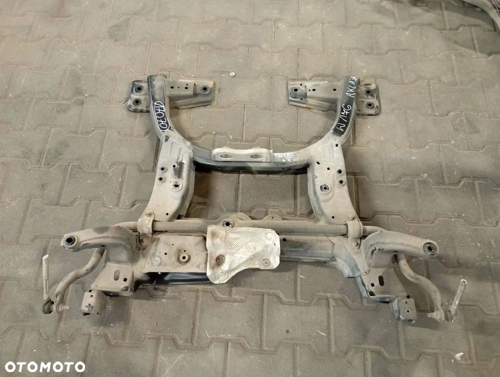 MERCEDES W176 A KLASA 1.6 CGI WÓZEK POD SILNIK TRAWERS ŁAWA SANKI EUROPA - 1