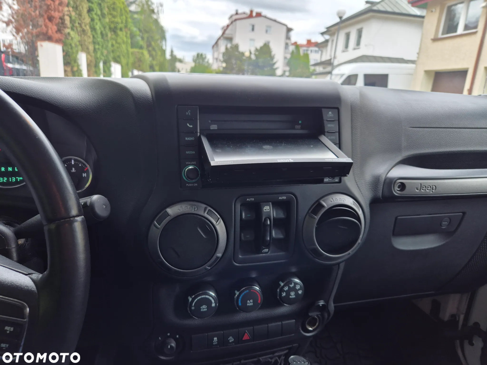 Jeep Wrangler - 32