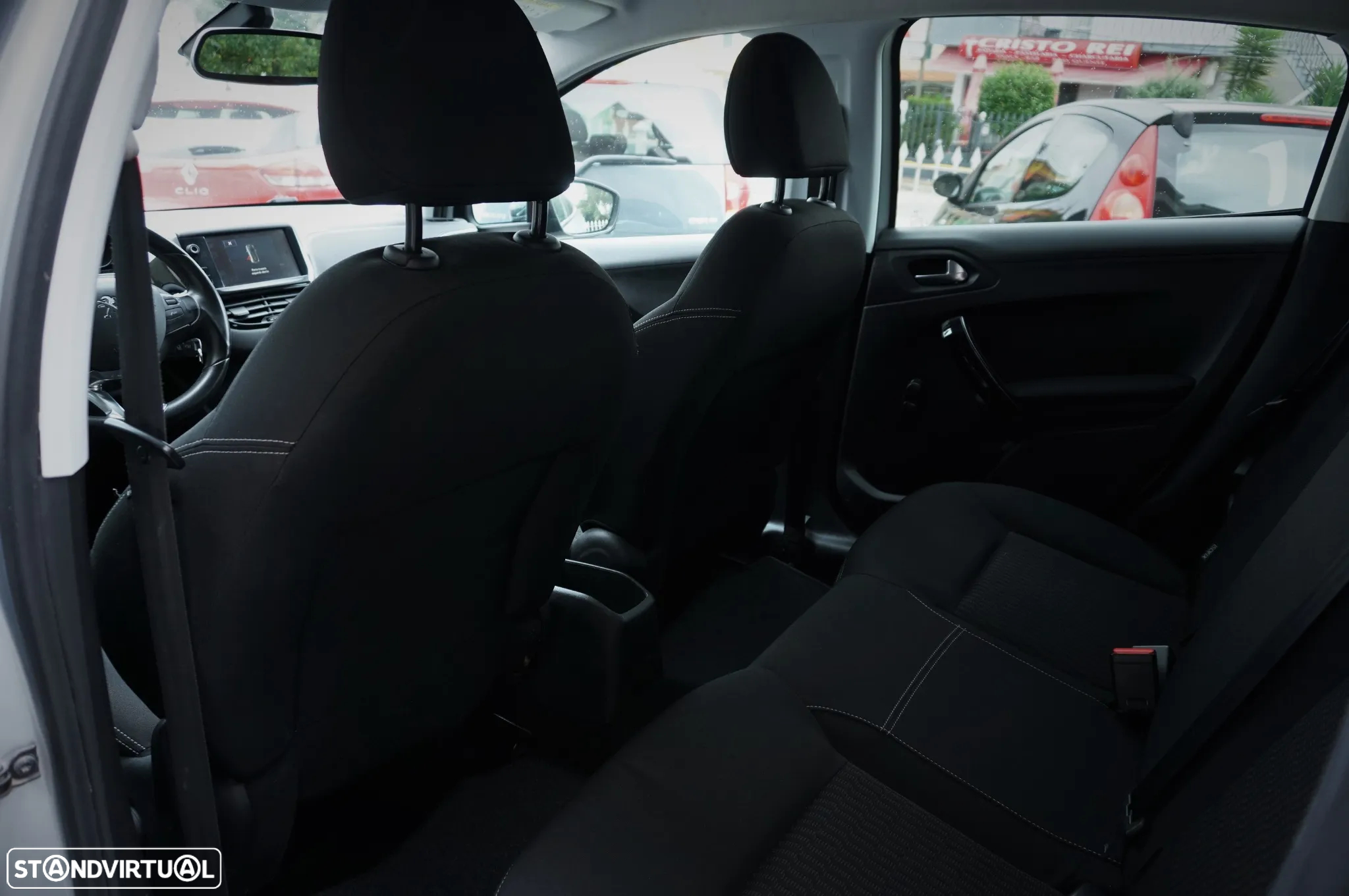 Peugeot 208 1.6 BlueHDi Style - 12