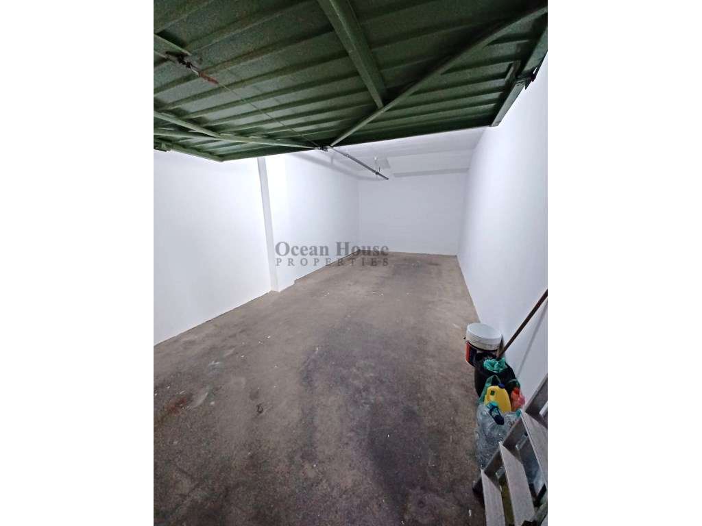 Garagem em box com 27m2 para arrendar - Faro - Grande imagem: 4/6