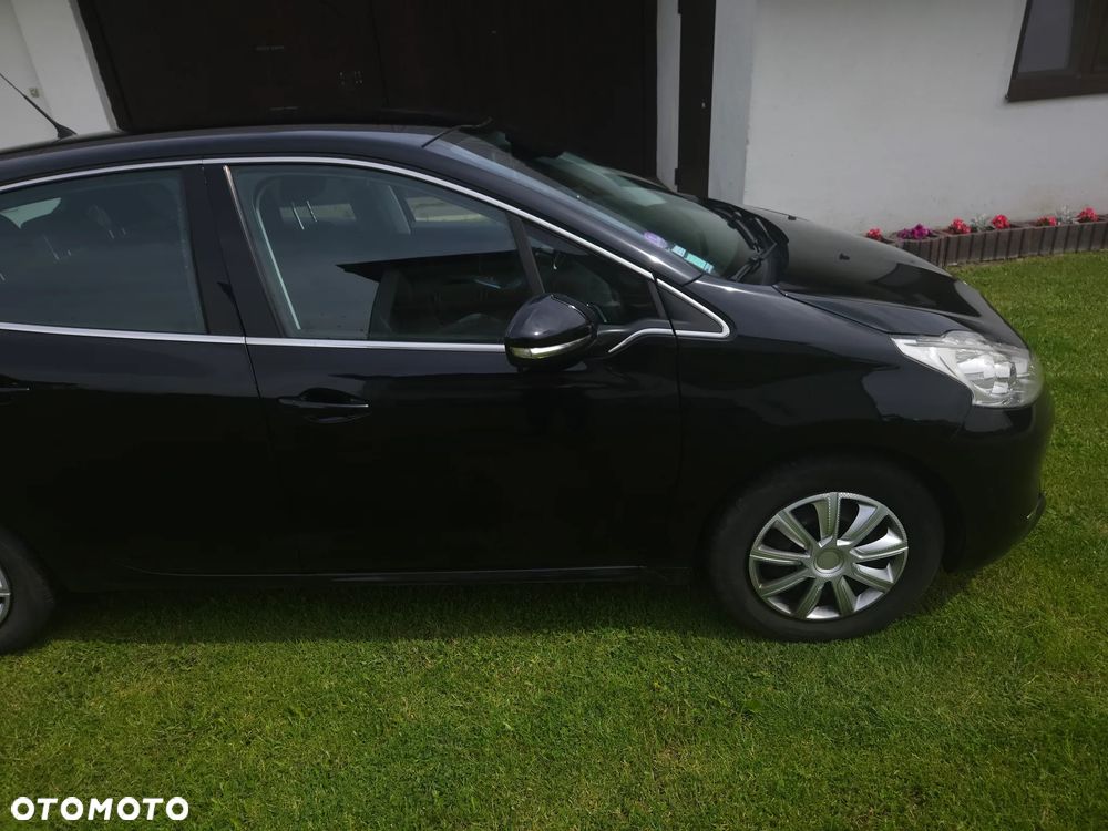 Peugeot 208 1.2 VTi Allure - 12