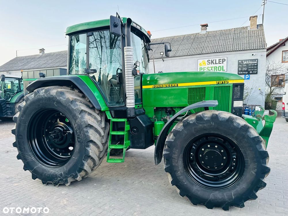 John Deere 7810 - 8