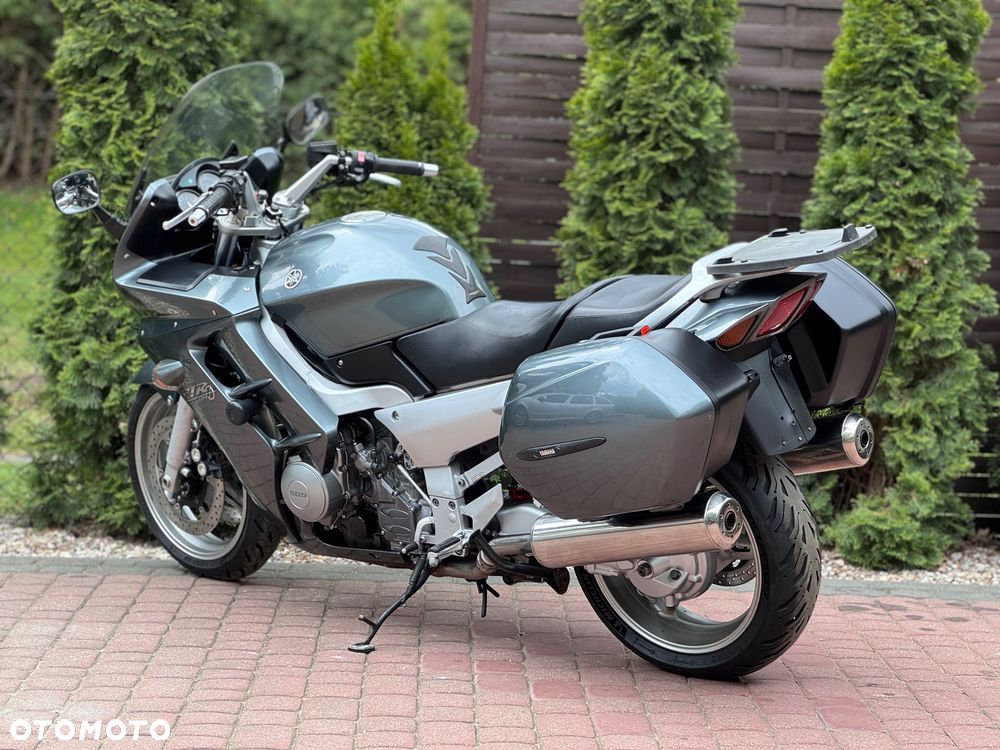 Yamaha FJR - 8
