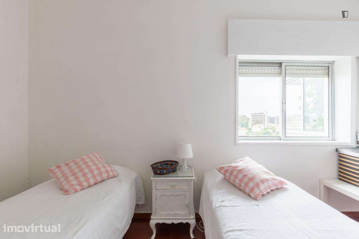 Quarto - localizado em Massarelos Porto - Grande imagem: 2/19