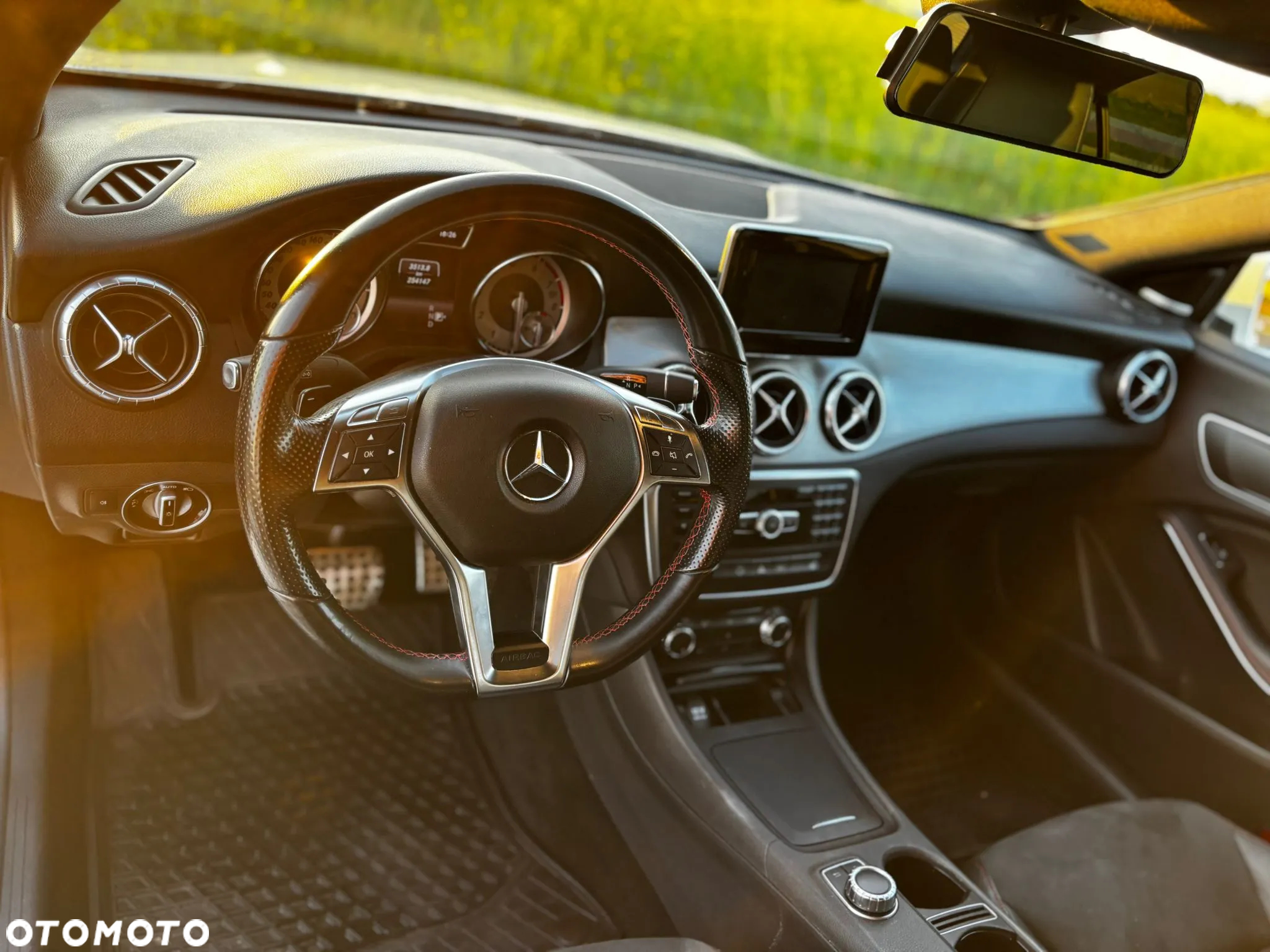 Mercedes-Benz CLA 180 7G-DCT AMG Line - 22