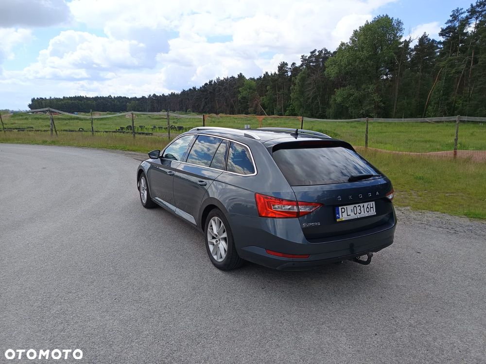 Skoda Superb 1.6 TDI Style DSG - 9