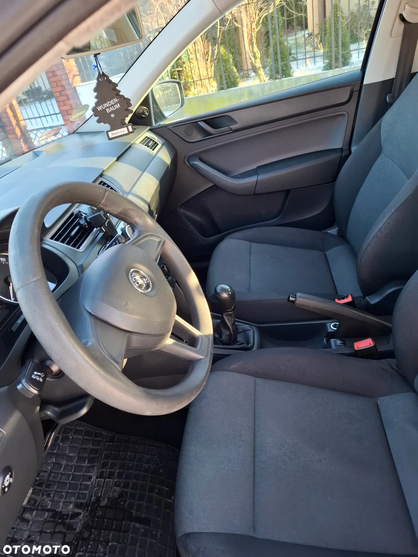 Skoda RAPID 1.2 TSI Active - 30