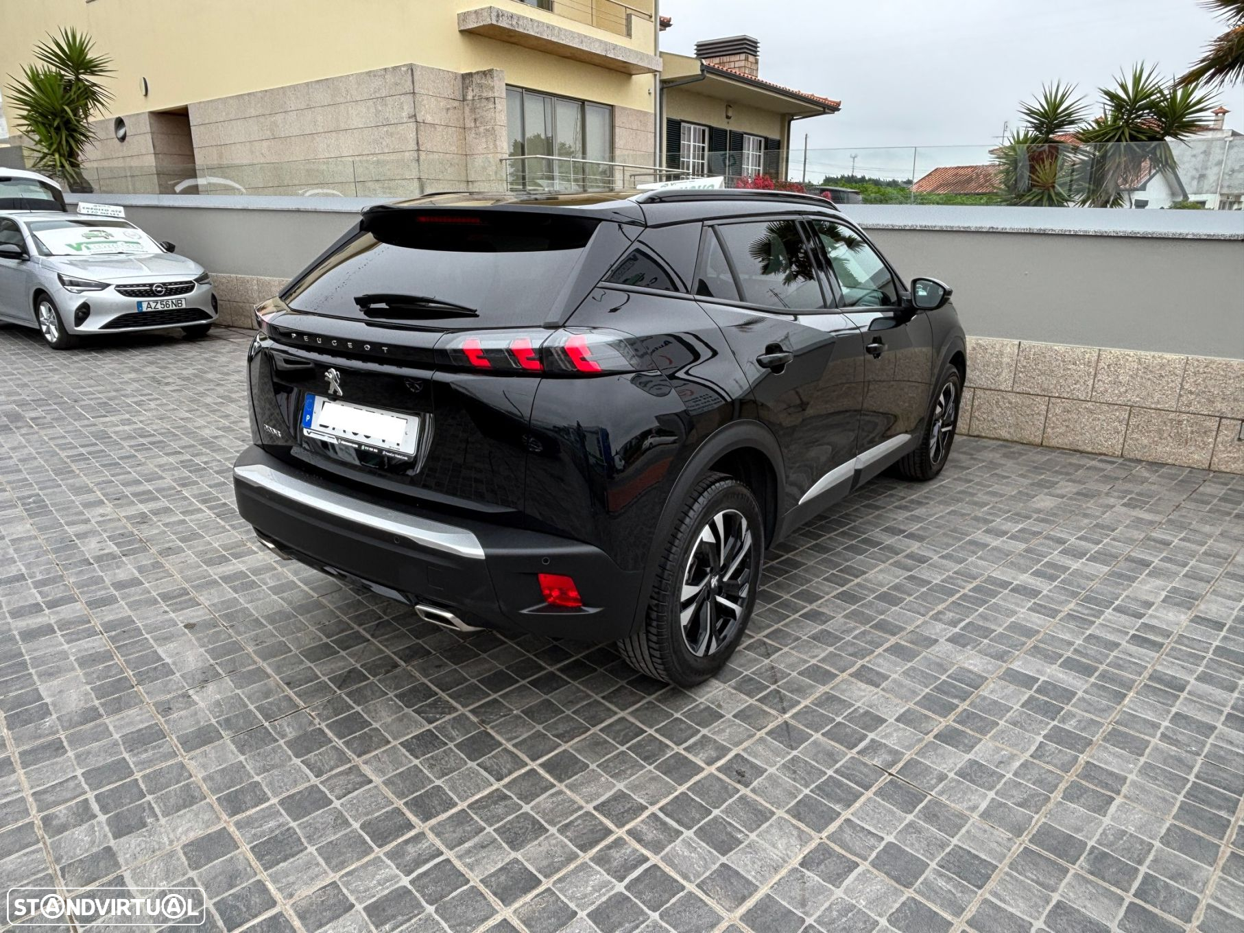 Peugeot 2008 1.2 PureTech Allure Pack EAT8 - 7