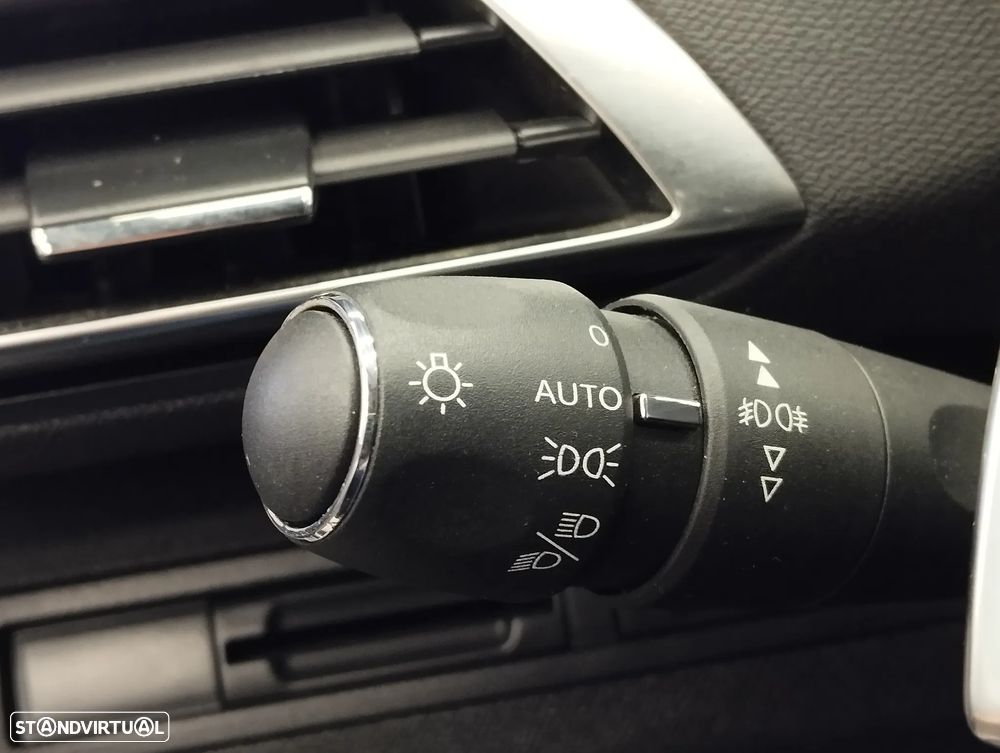 Peugeot 3008 1.5 BlueHDi GT EAT8 - 19