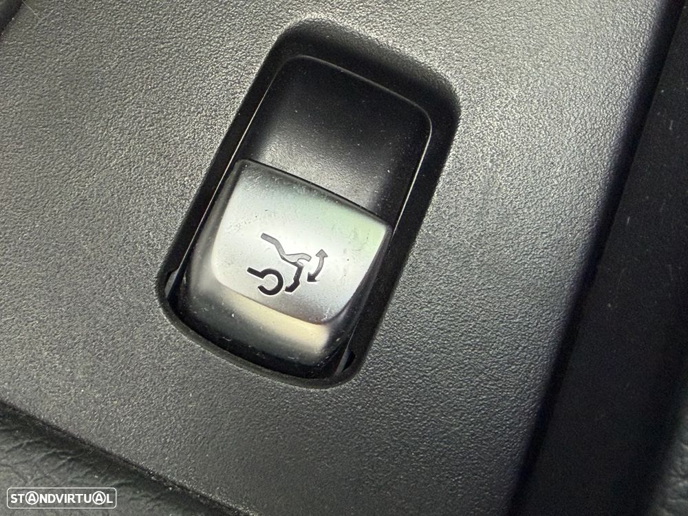 Mercedes-Benz E 220 d 4Matic All-Terrain 9G-TRONIC Avantgarde - 37