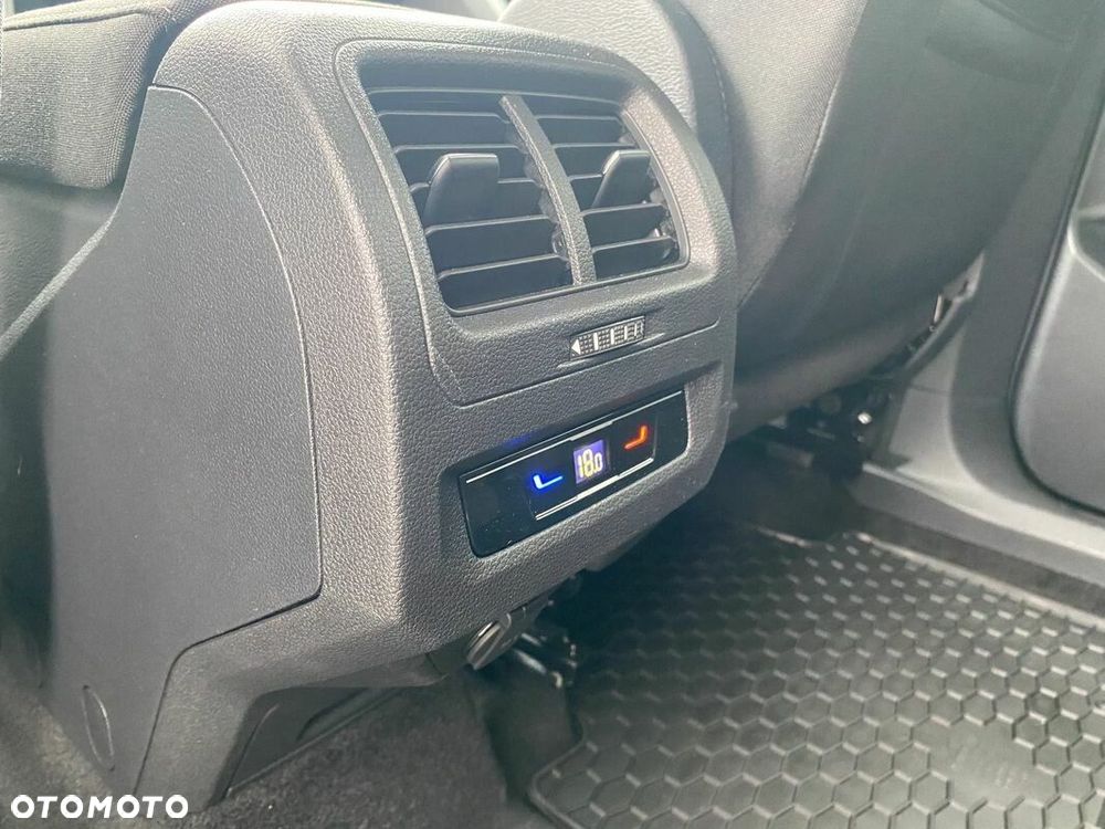 Volkswagen Touran 1.5 TSI EVO Comfortline - 18