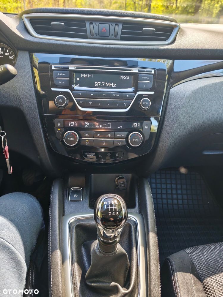 Nissan Qashqai 1.2 DIG-T Visia EU6 - 11