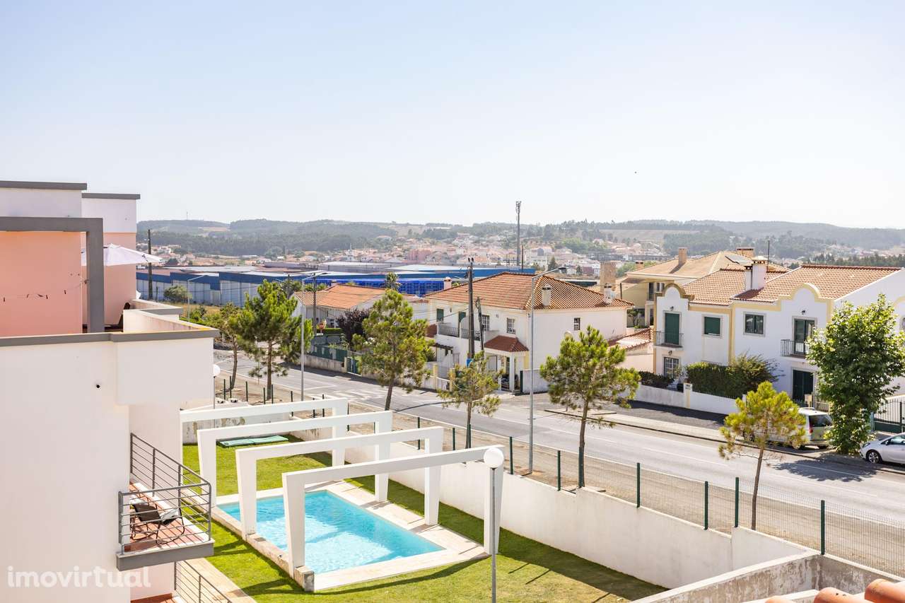 Moradia T3 condomínio fechado Sobreiro Curvo em A dos Cunhados - Grande imagem: 2/29