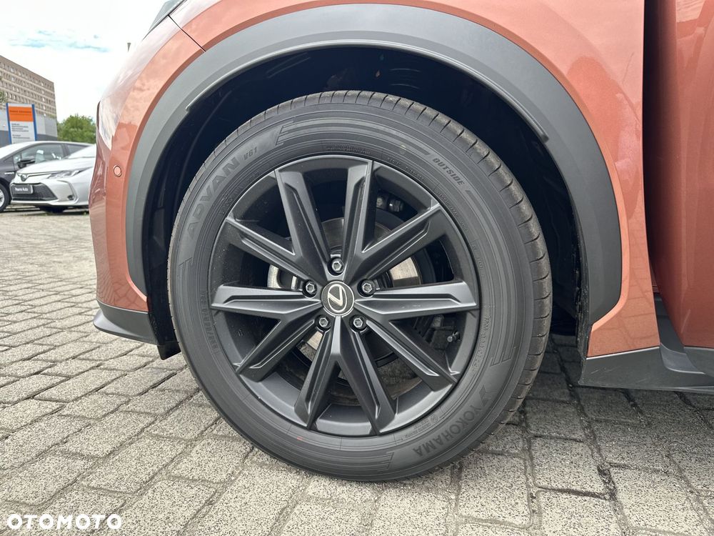 Lexus LBX 1.5 Hybrid Original Edition - 17