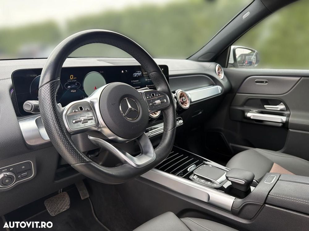 Mercedes-Benz EQB - 10