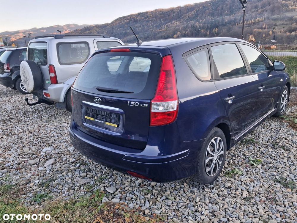 Hyundai i30 1.4 Base + - 6