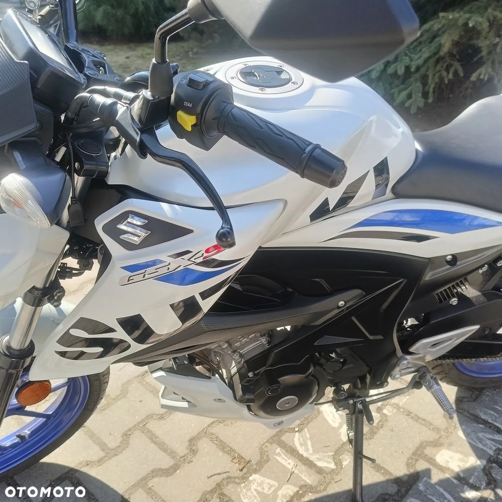 Suzuki GSX - 10