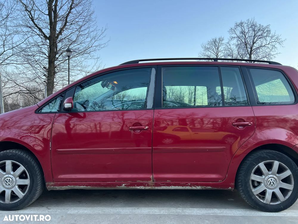 Volkswagen Touran 1.9 TDI Conceptline - 11