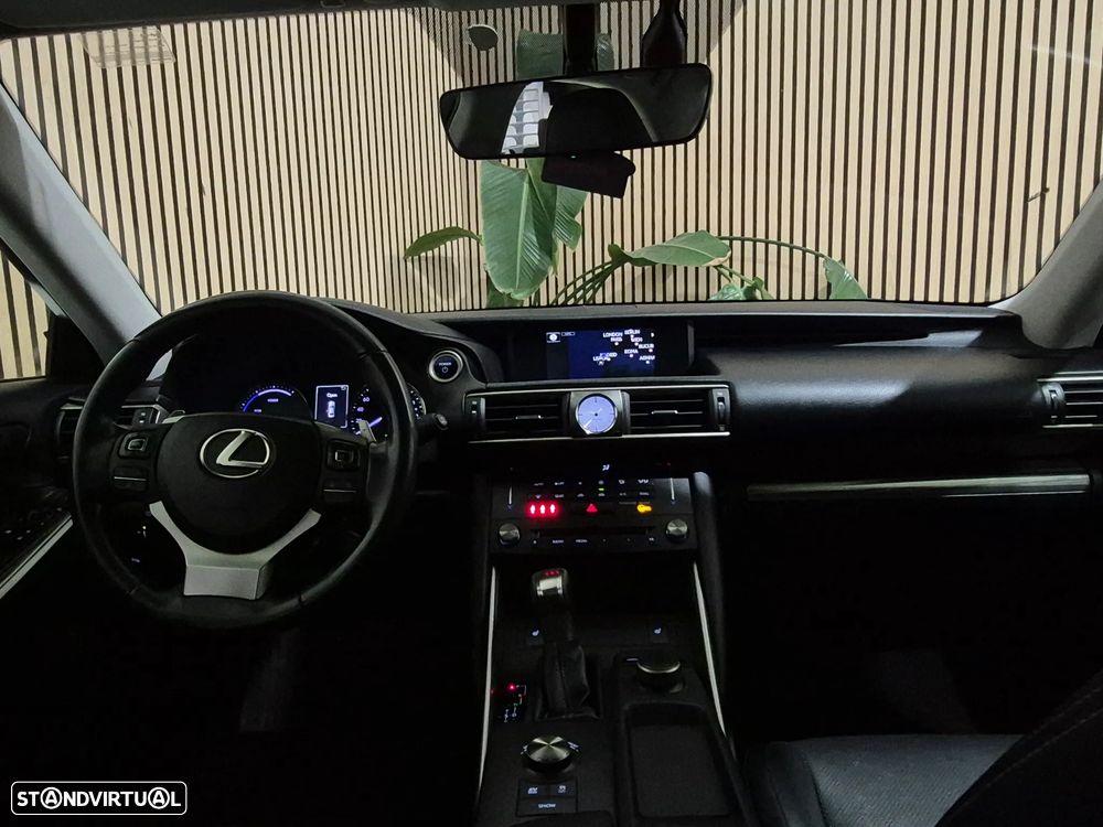 Lexus IS 300H Executive - 11