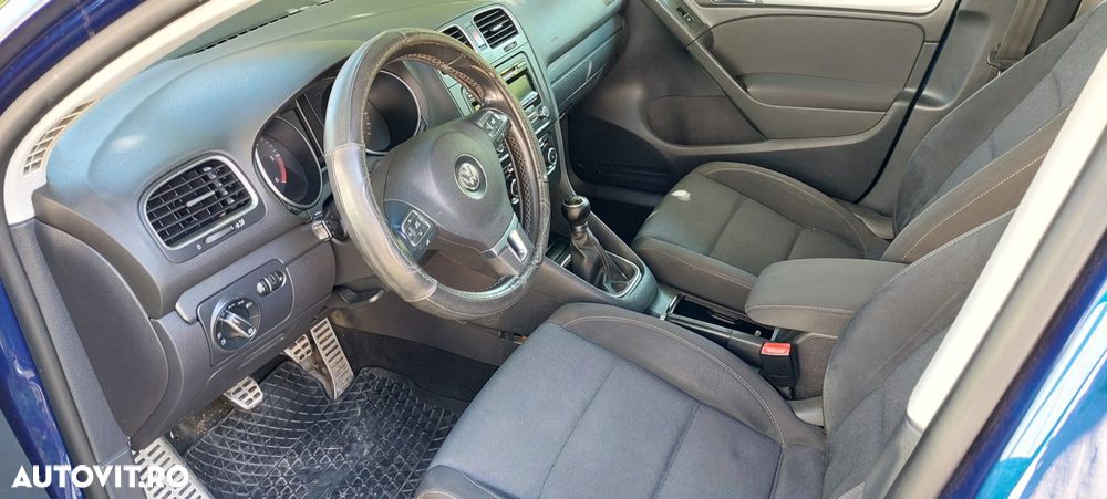 Volkswagen Golf - 6