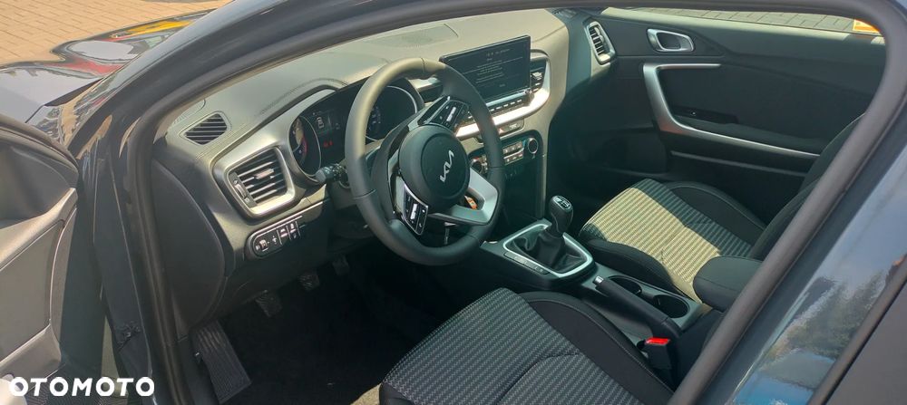 Kia XCeed 1.5 T-GDI M - 10