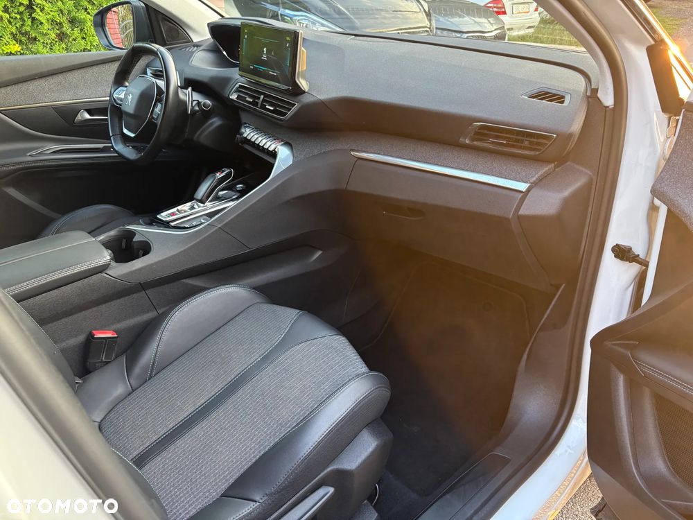 Peugeot 3008 225 e-EAT8 Allure Pack - 22