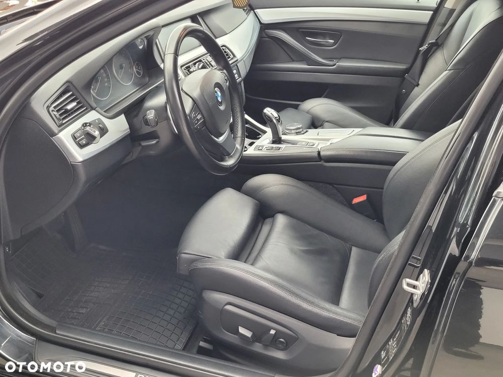 BMW Seria 5 525d - 8