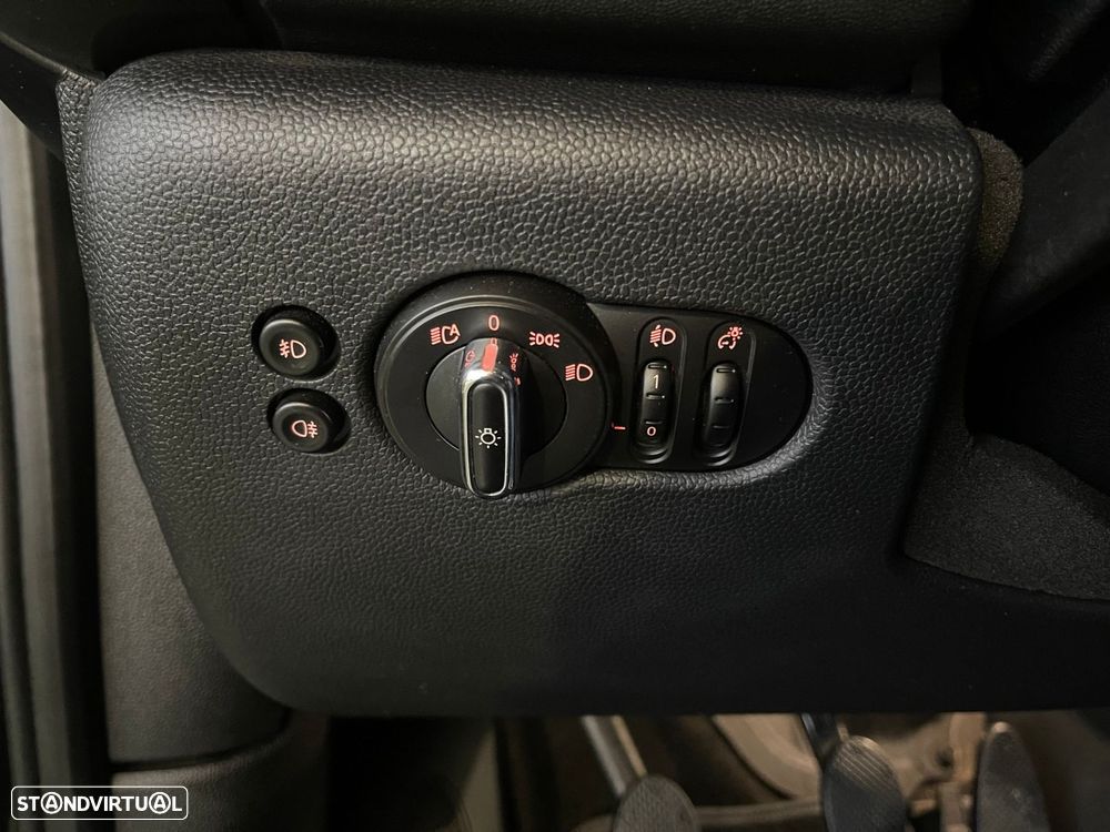 MINI 5 Portas Cooper D - 28
