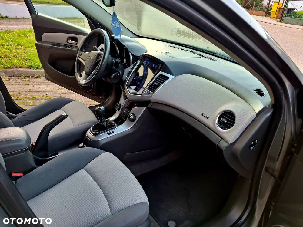 Chevrolet Cruze 1.8 LT - 23