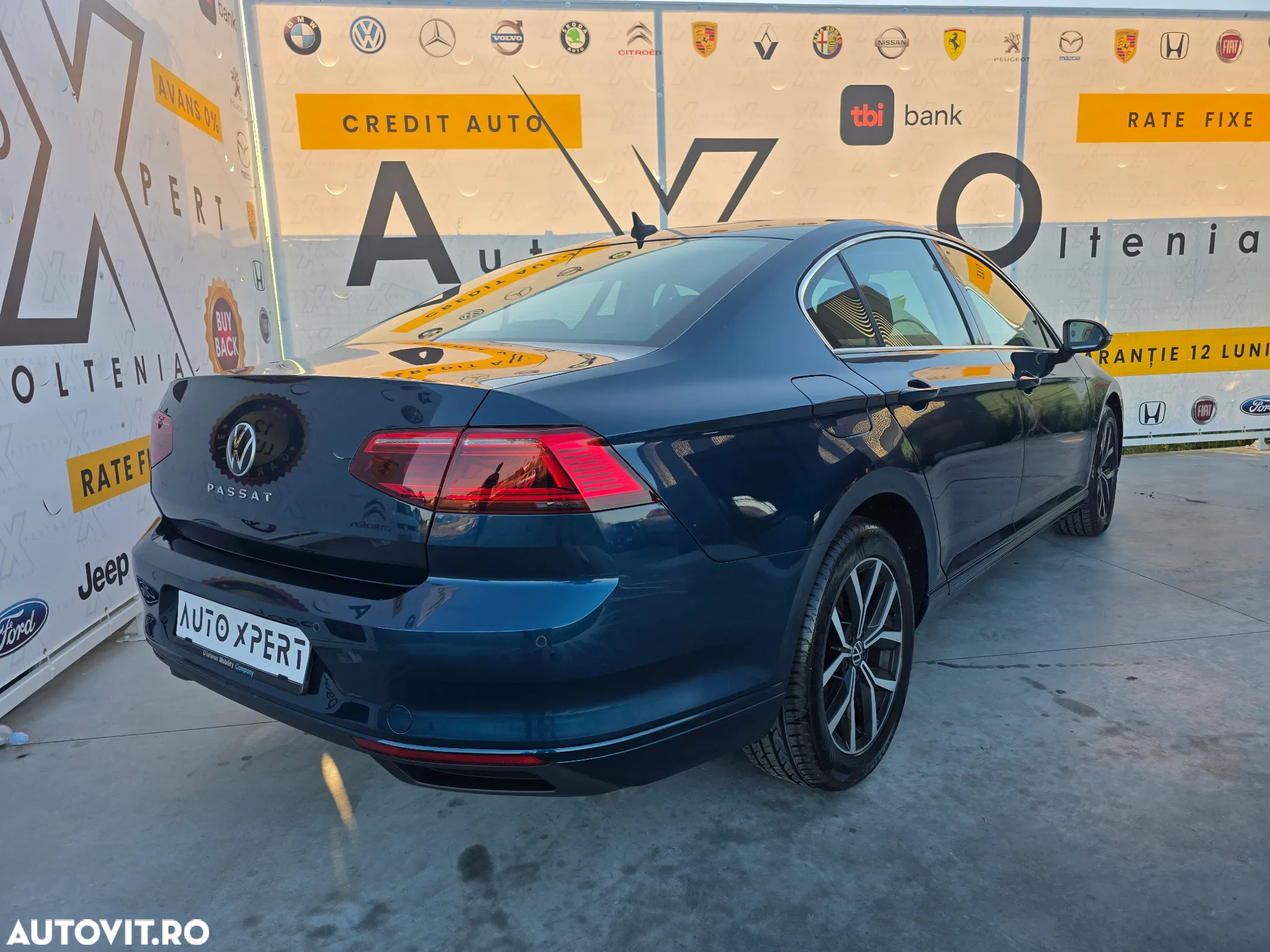 Volkswagen Passat - 4