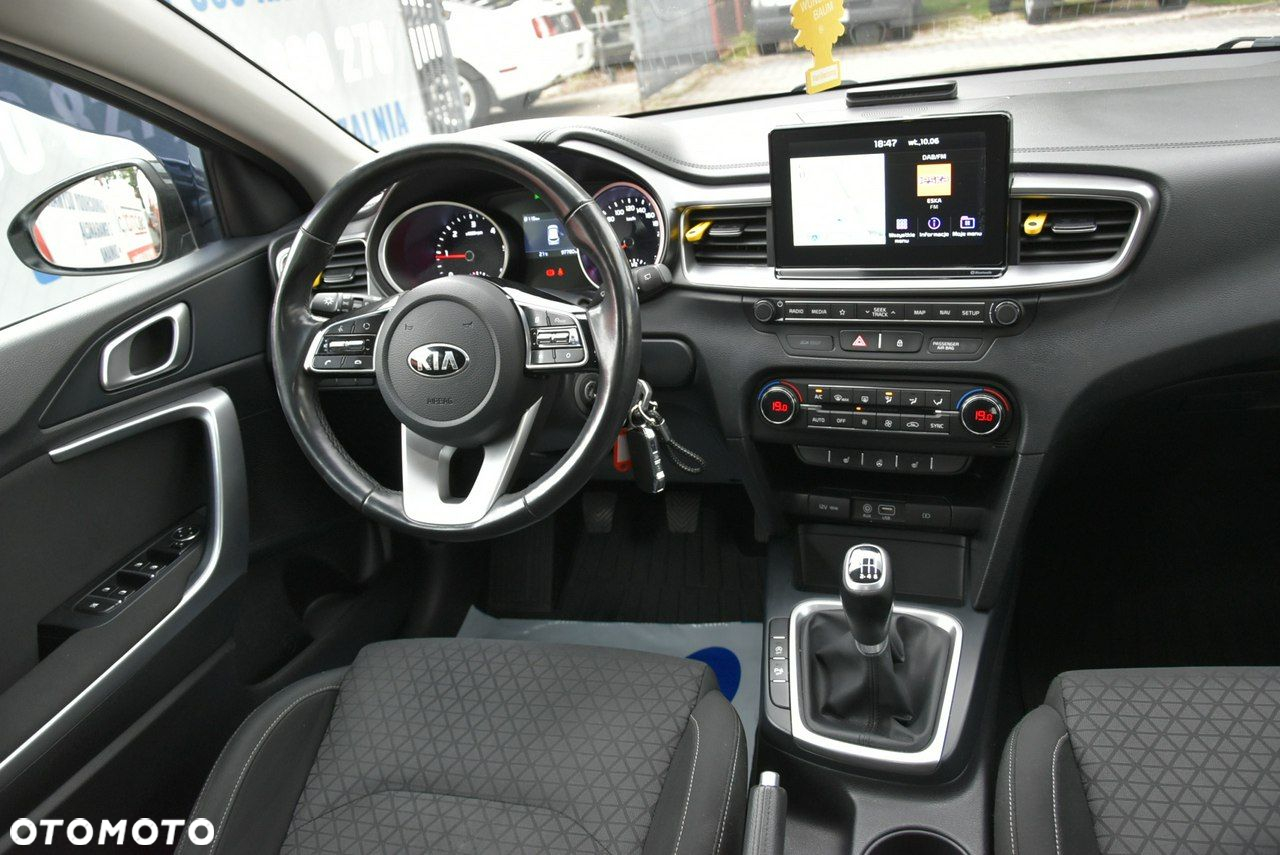 Kia Ceed - 9