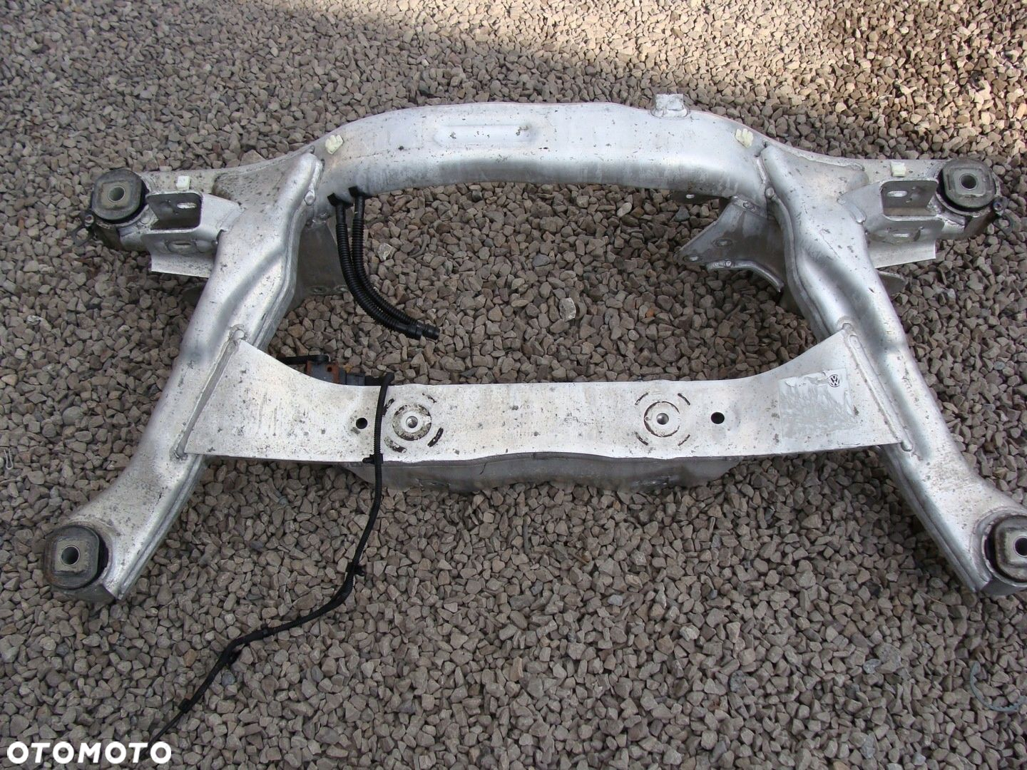 SANKI TYŁ VW AUDI SEAT SKODA 4MOTION 3C0505211 - 2