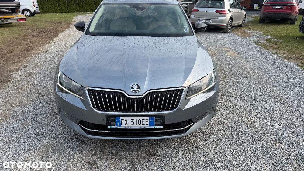 Skoda Superb 2.0 TDI DSG Ambition - 5