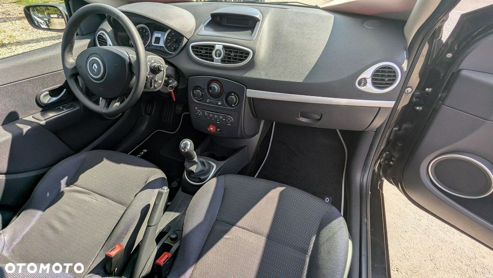 Renault Clio - 20