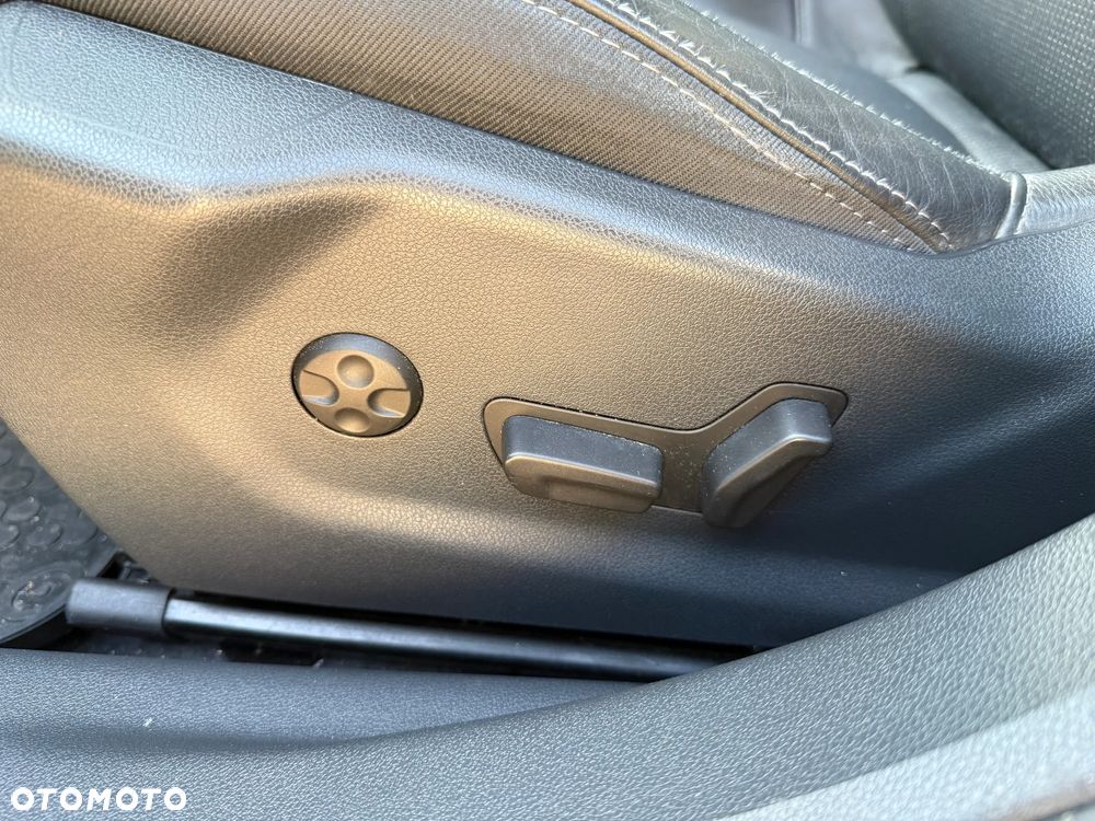 Peugeot 508 HDi FAP 160 Allure - 24