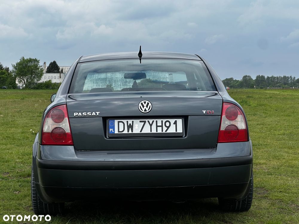Volkswagen Passat 1.9 TDI Comfortline - 6