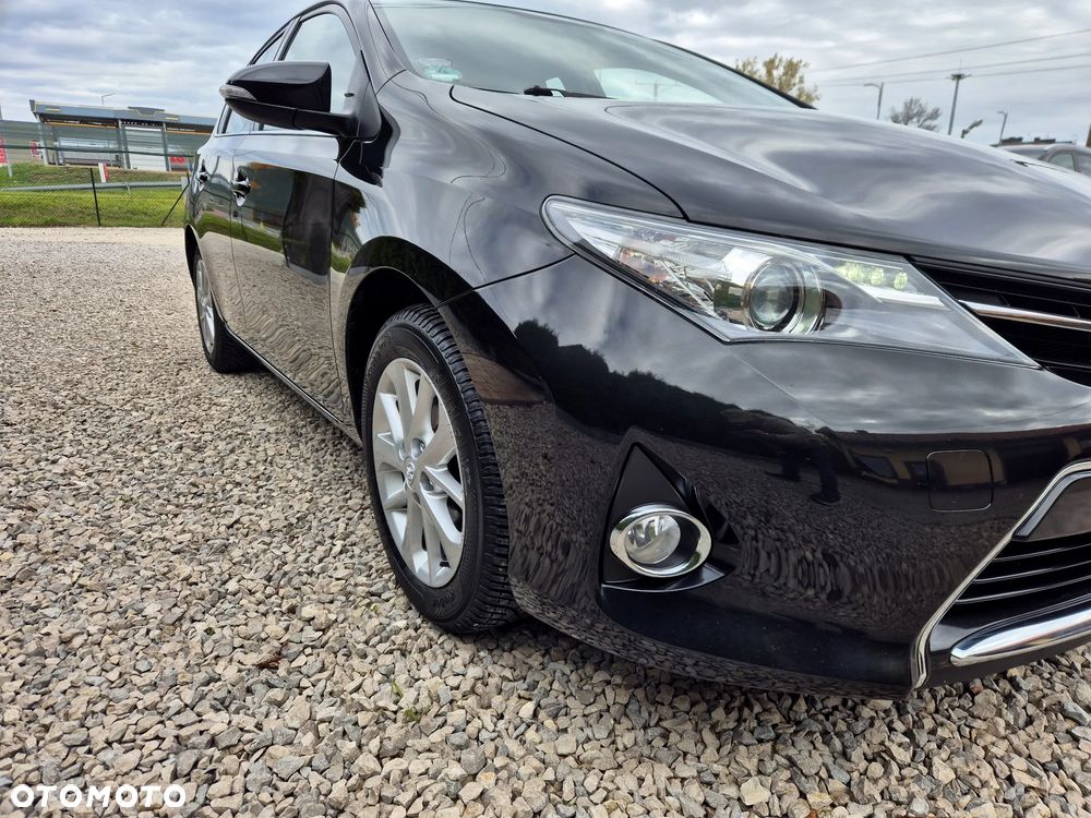 Toyota Auris 2014 photo 5