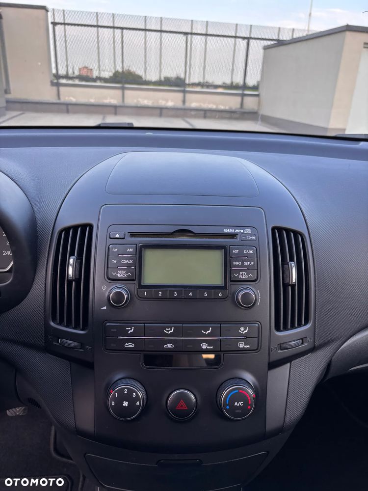 Hyundai i30 1.6 CRDi Classic + - 9