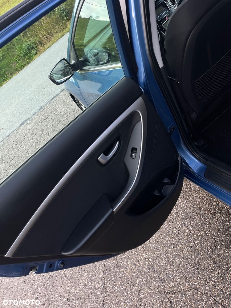 Hyundai i30 1.6 CRDi BlueDrive Premium - 36