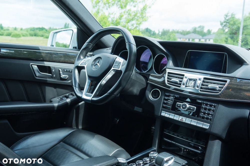 Mercedes-Benz Klasa E 63 AMG T 4Matic AMG Speedshift MCT - 36