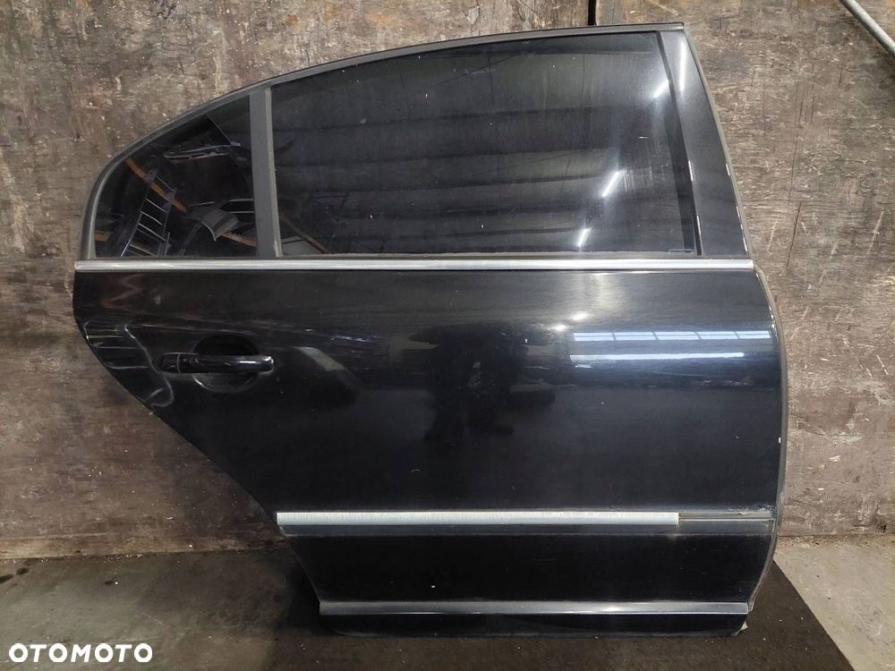 DRZWI KOMPLETNE PRAWY TYŁ SKODA SUPERB I 9910 - 2