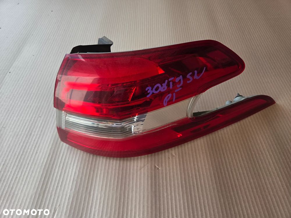 Lampa tylna prawa Peugeot 308 T9 SW - 1