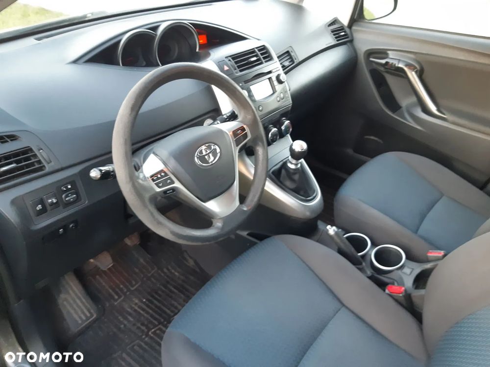 Toyota Verso 1.6 Active - 8