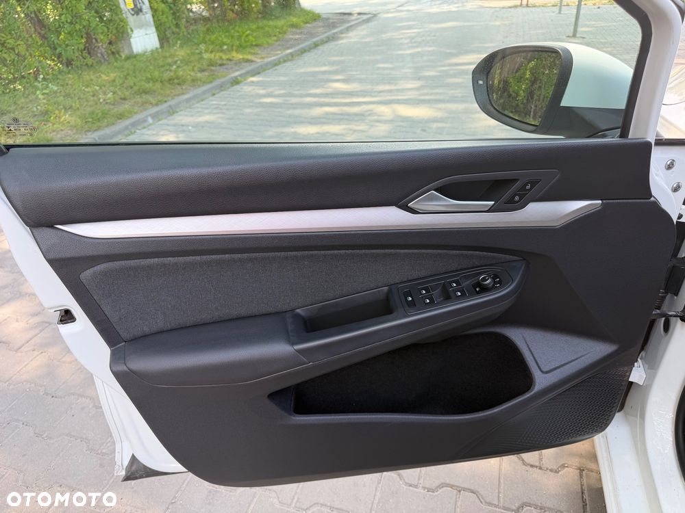 Volkswagen Golf 1.5 TSI EVO Life - 17
