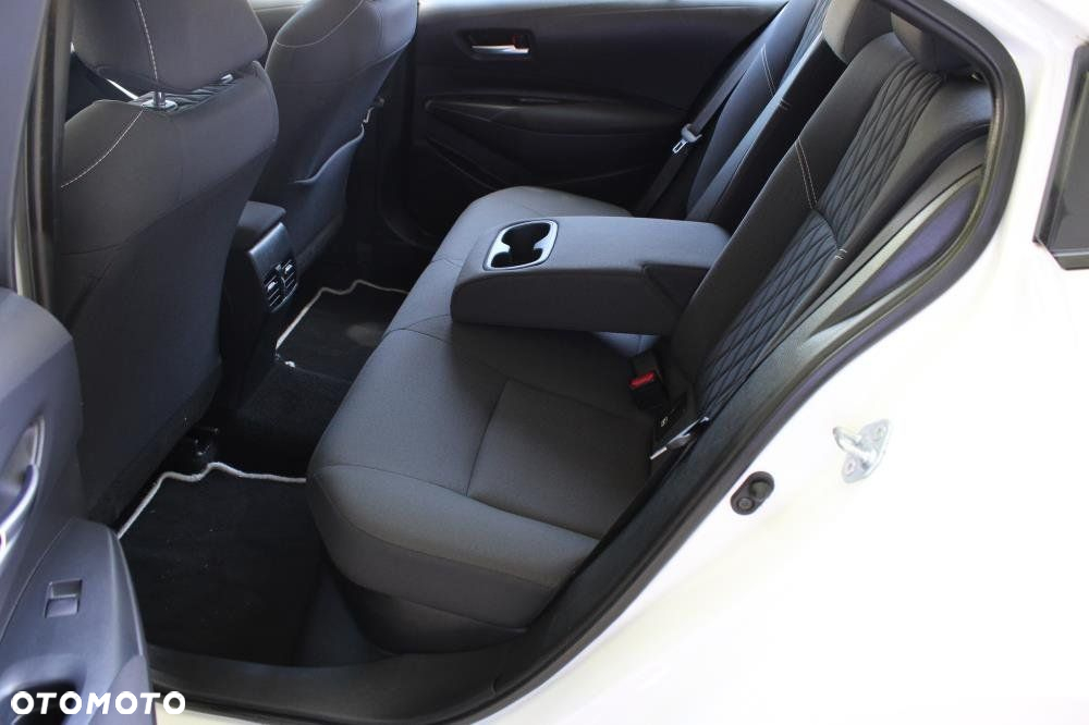 Toyota Corolla - 10