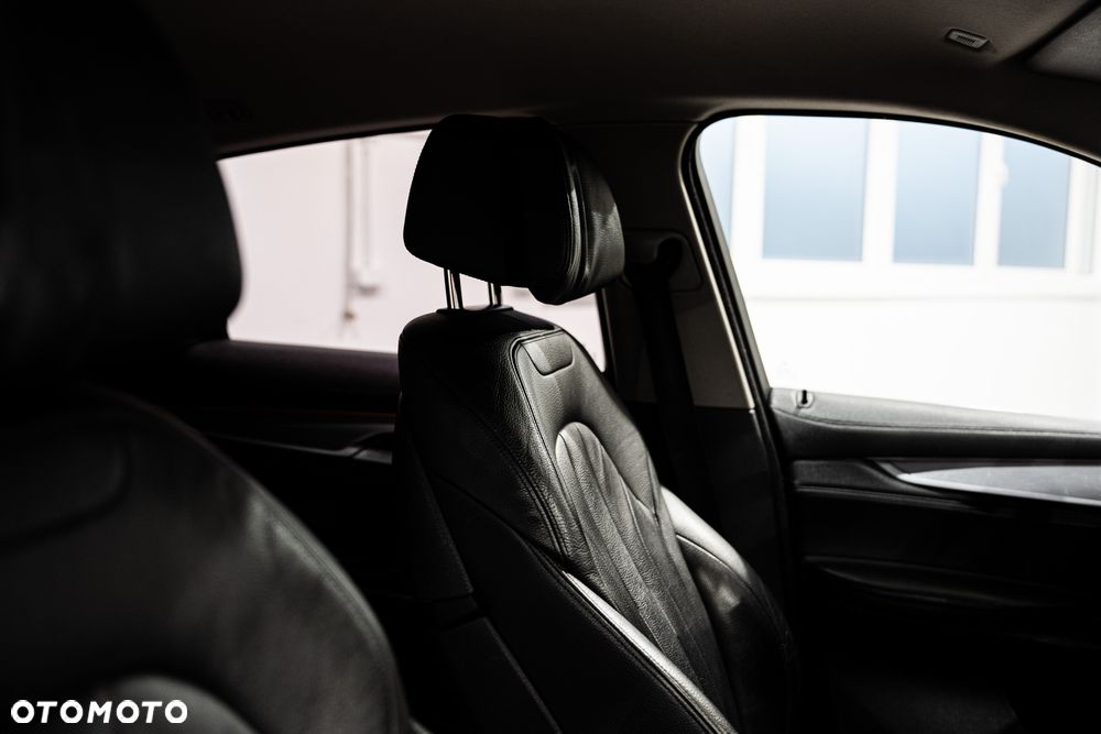 BMW X6 xDrive30d - 11